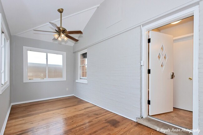 Building Photo - 40 Pine Tree Row