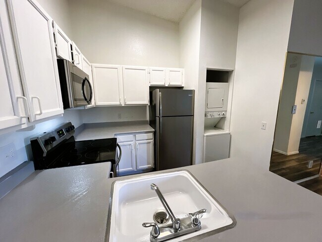 Building Photo - Studio Apartment in the Sable Cove Condomi...
