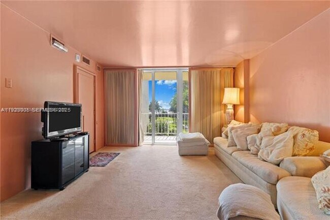 Building Photo - 11111 Biscayne Blvd