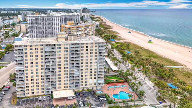 Building Photo - 305 N Pompano Beach Blvd