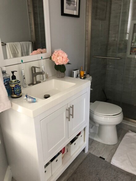 Building Photo - 224 Main St