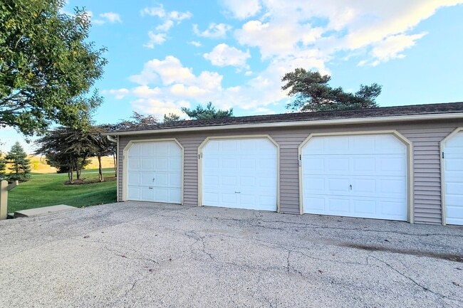 Building Photo - 963 Taylor Dr