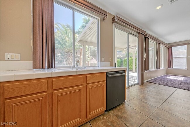 Building Photo - 2385 Stansbury Ct