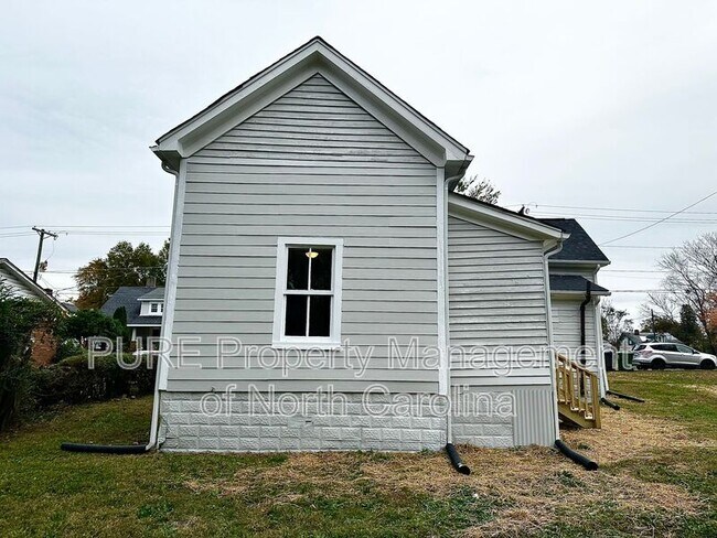 Building Photo - 213 Irma Ave