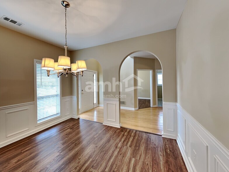 Building Photo - 169 Hunt Creek Dr