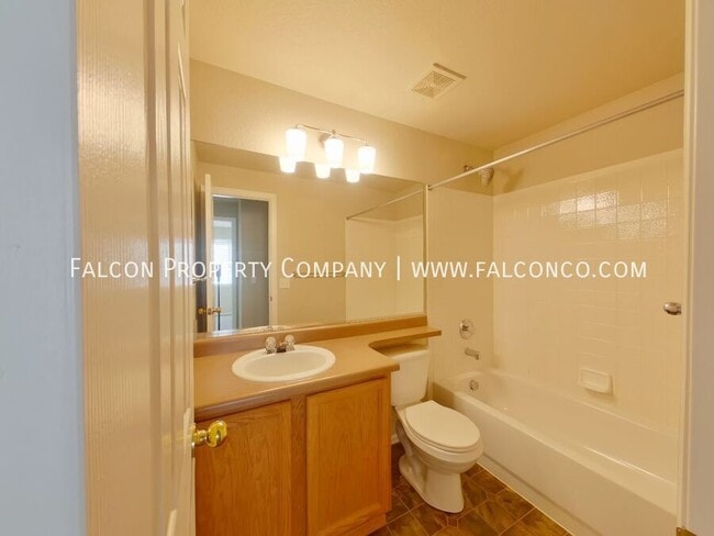 Building Photo - 6239 Hartman Dr