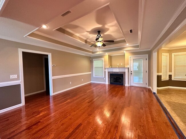 Building Photo - Valley Stream Subdivision!