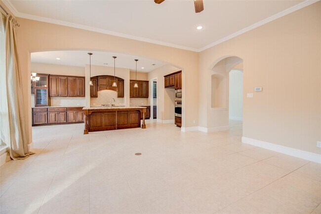 Building Photo - 163 N Almondell Way