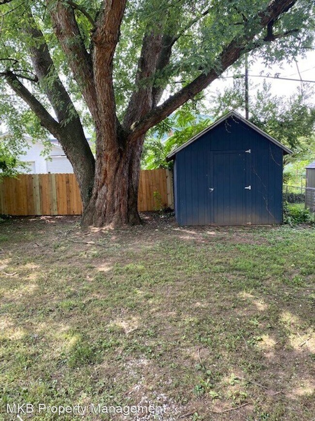 Building Photo - 4 br, 1.5 bath House - 1131 Penmar