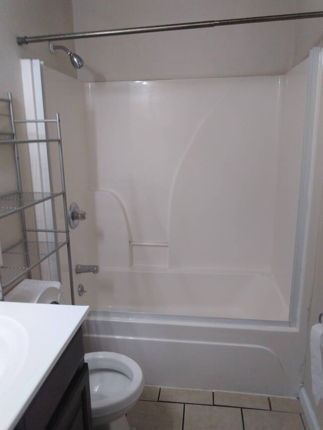 Building Photo - 317 E Mill St