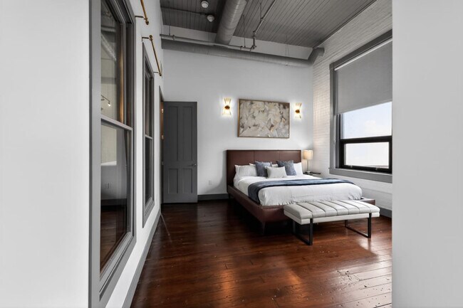 Building Photo - 21 E 15th St