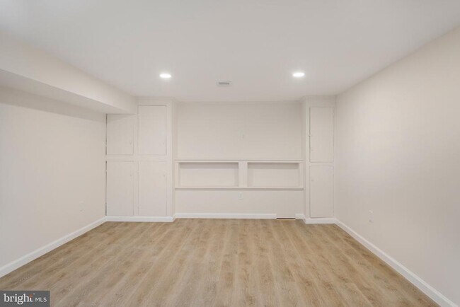 Building Photo - 12608 Farnell Dr