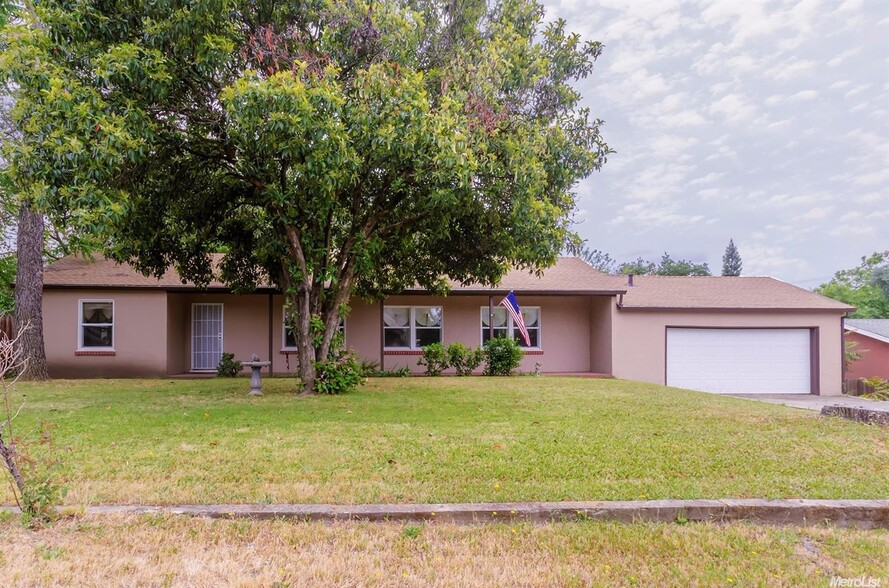 Front Yard - 7120 Palm Ave