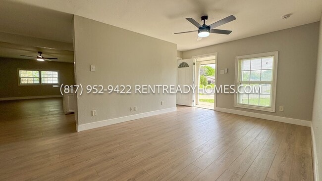 Building Photo - 2613 Fairbrook St