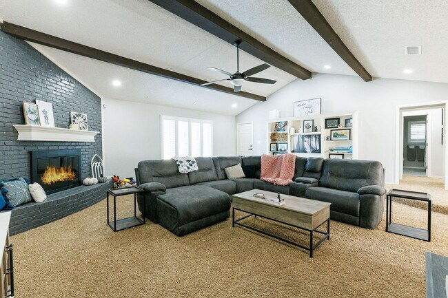 Building Photo - Discover Your Oasis: Spacious 3-Bed Lubboc...