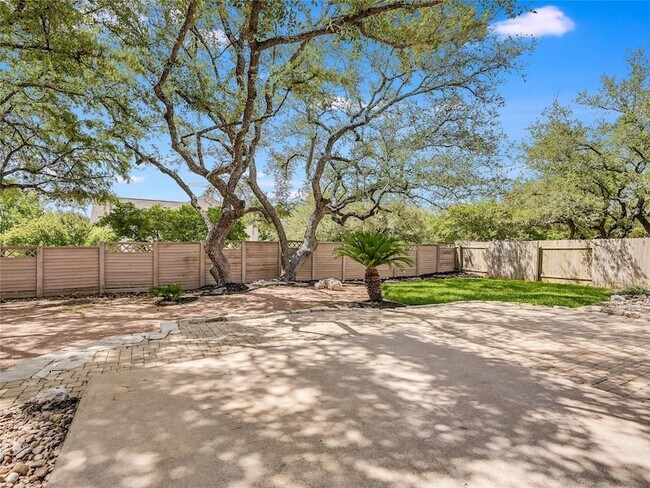 Building Photo - 11017 Rio Vista Dr