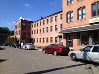 Building Photo - 464 Pratt St Ext