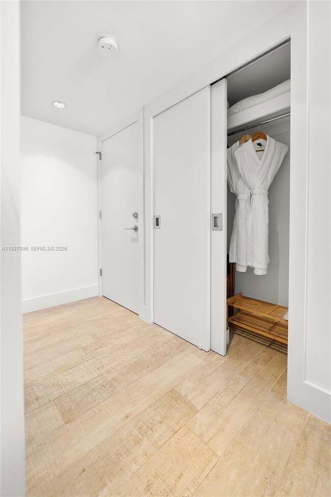 Building Photo - 102 24th St