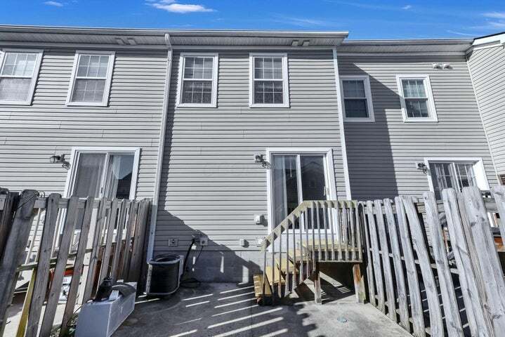 Building Photo - 8326 Bruntsfield Rd