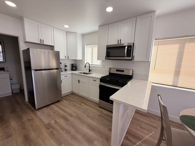 Building Photo - 1830-36 Newton Ave