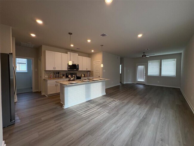 Building Photo - 15518 Olive Ter Trl