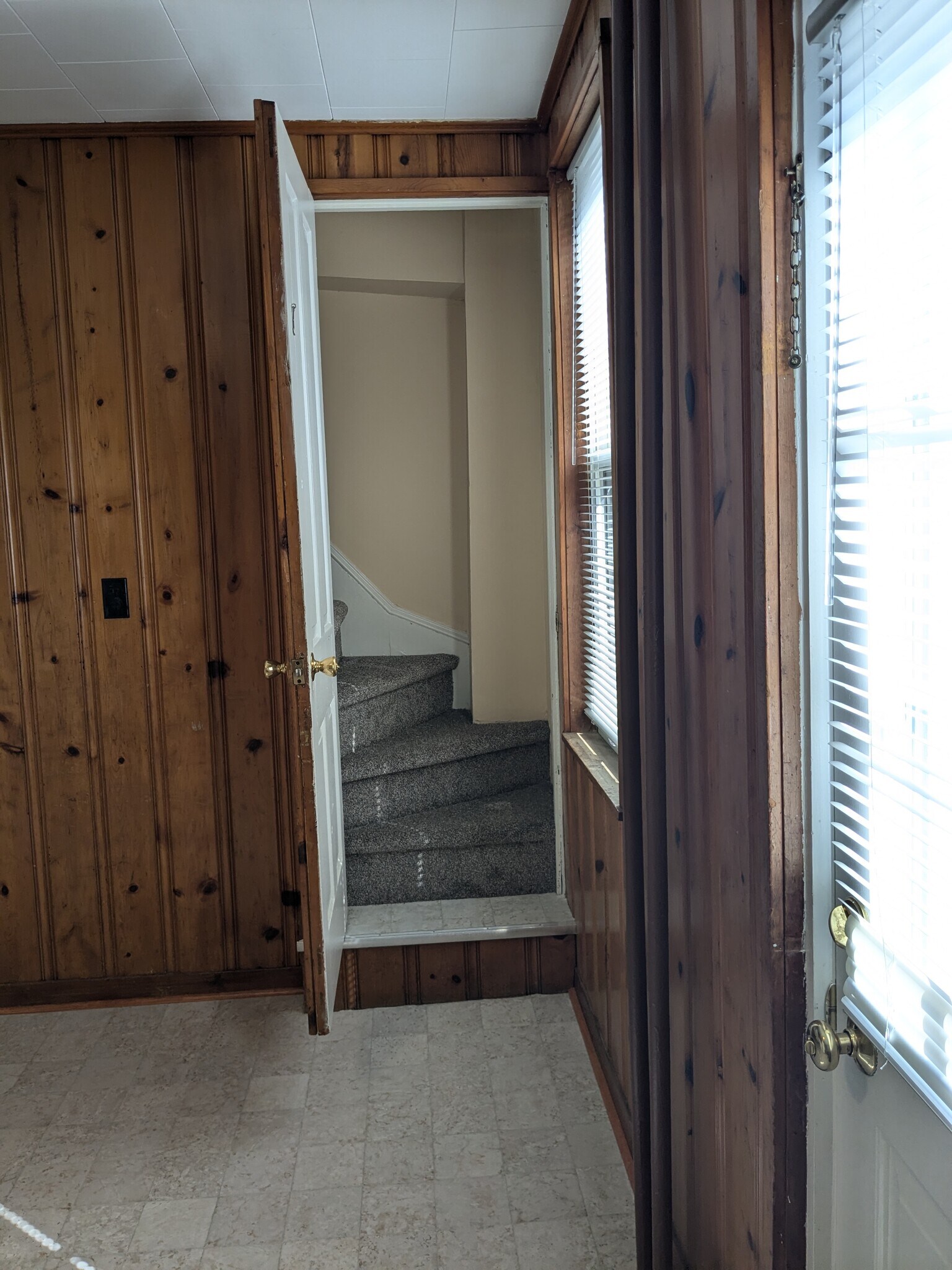 Building Photo - 535 Saint Joseph St