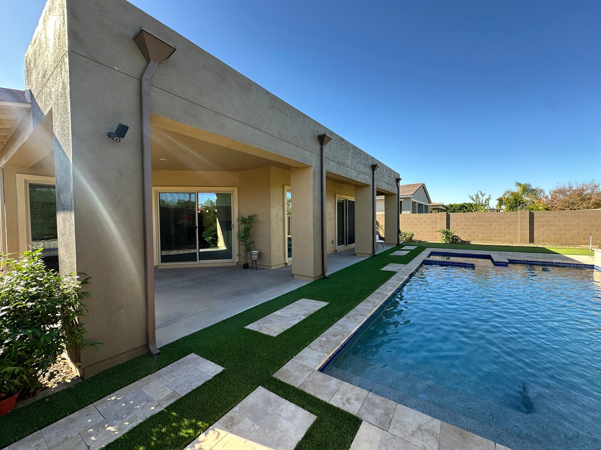 Building Photo - 1140 E Cherrywood Pl