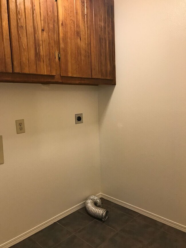 Building Photo - 1500 W Rainey St