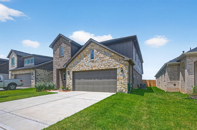 Building Photo - 22827 Xanthos St
