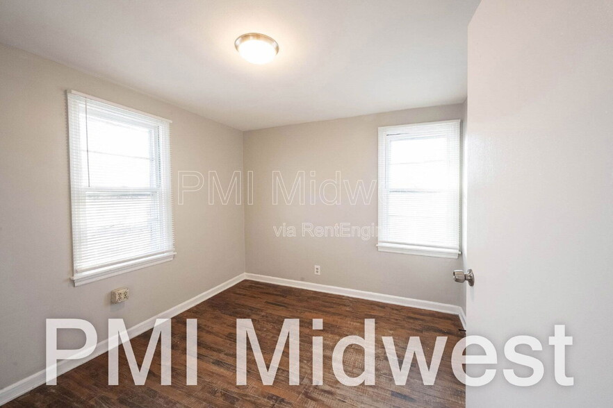 Building Photo - 1319 N Alton Ave