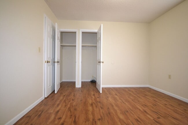 Building Photo - Greenfield Apartments