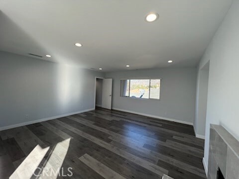 Building Photo - 10214 McClemont Ave