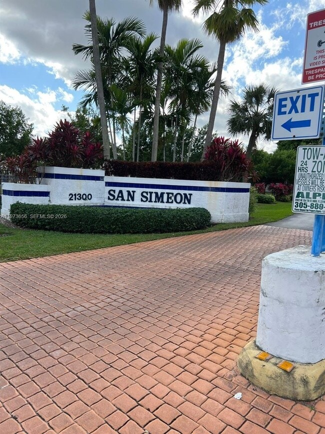 Building Photo - 202 NE 211th Terrace