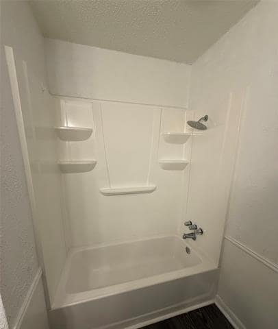 Building Photo - 708 E Pecan St