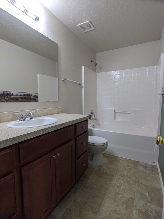 Building Photo - 611 N Kayden Way