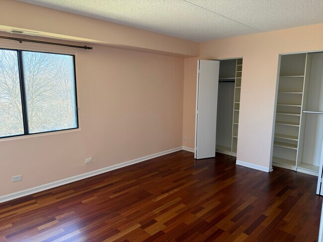 Building Photo - 475 Plum Creek Dr