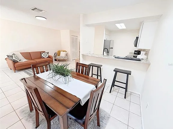 Building Photo - 9473 N Forest Hills Pl