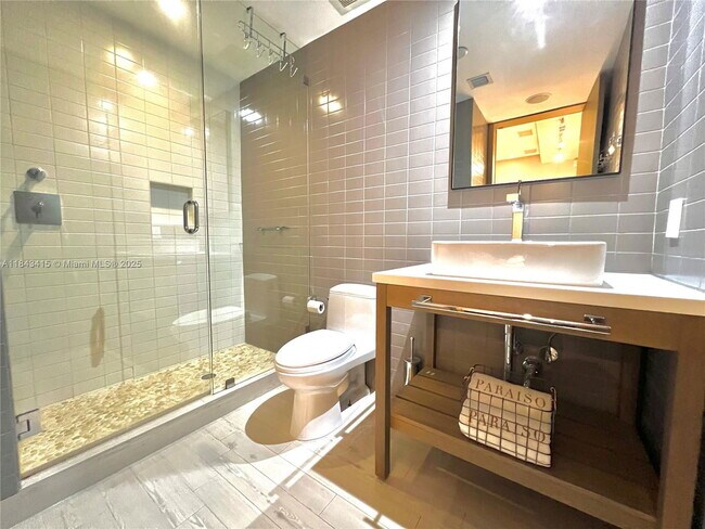 Building Photo - 1700 Meridian Ave