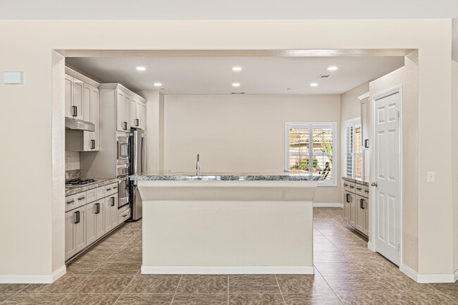 Building Photo - 1267 Oro Ridge