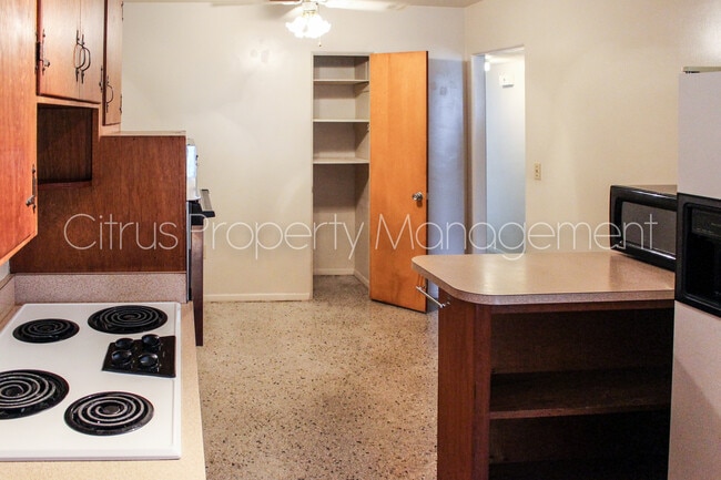 Building Photo - Two Bedroom Duplex