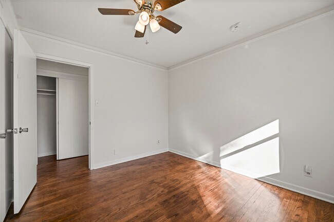 Building Photo - 4413 W 43rd St