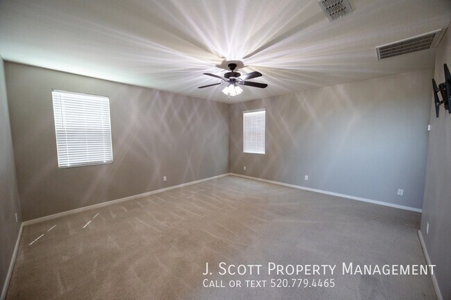 Building Photo - 1270 Carlsbad Dr