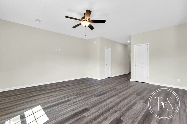 Building Photo - 200 Alcove Ct