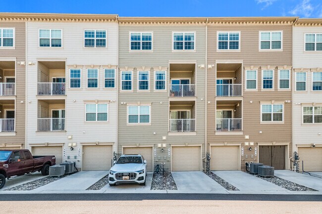 Building Photo - 5650 Lanteen St