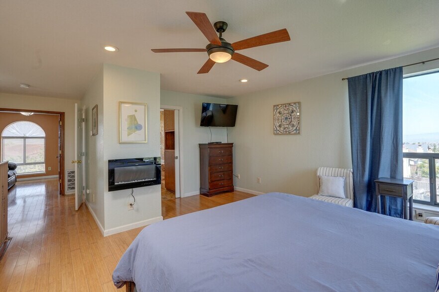 Building Photo - 420 Phoenix Cir