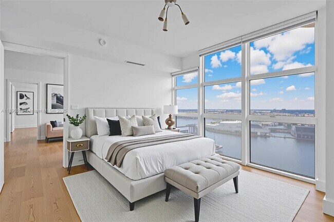 Building Photo - 50 Biscayne Blvd