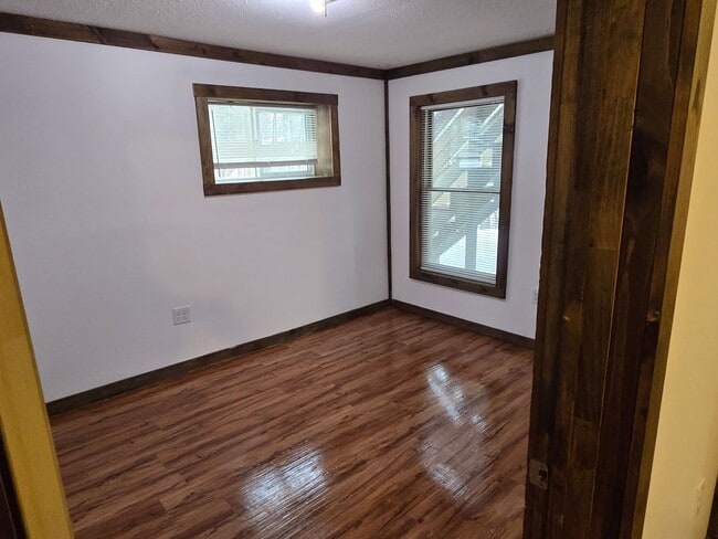 Building Photo - Little Beaumont