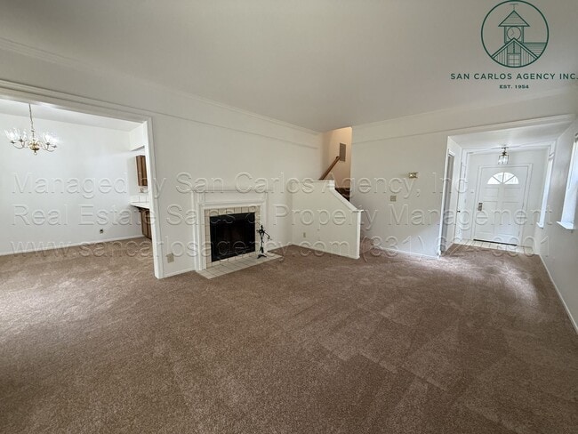 Building Photo - Refreshed Two Bedroom Pacific Grove Townhome in Gated Community