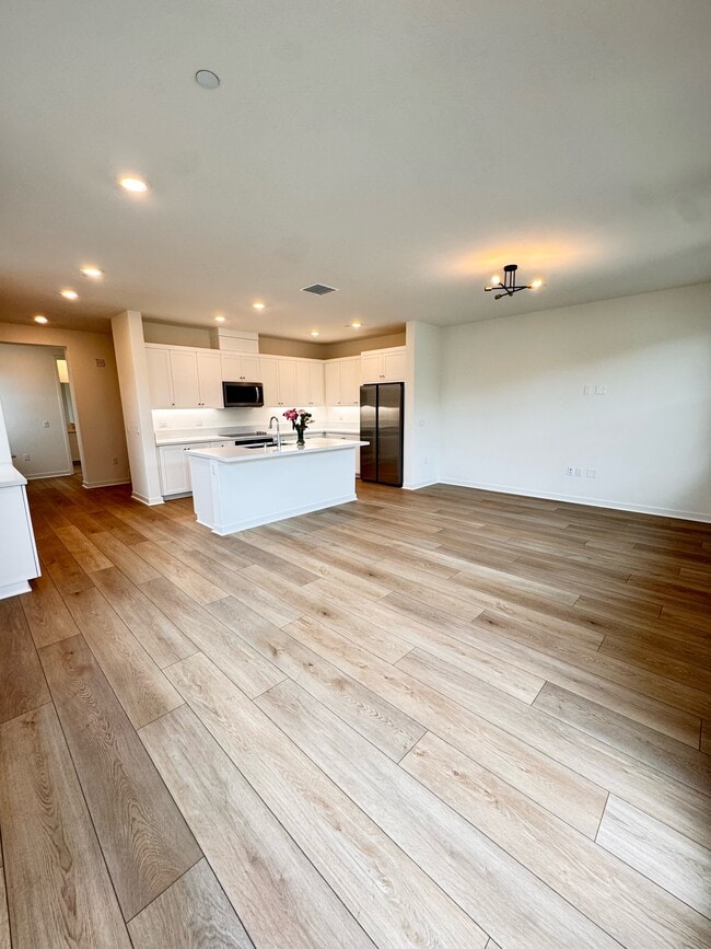 Building Photo - 303 Capistrano Dr
