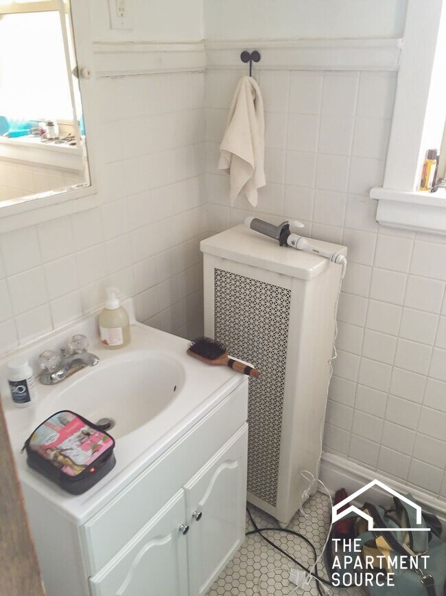 Building Photo - 3817 N Lawndale Ave